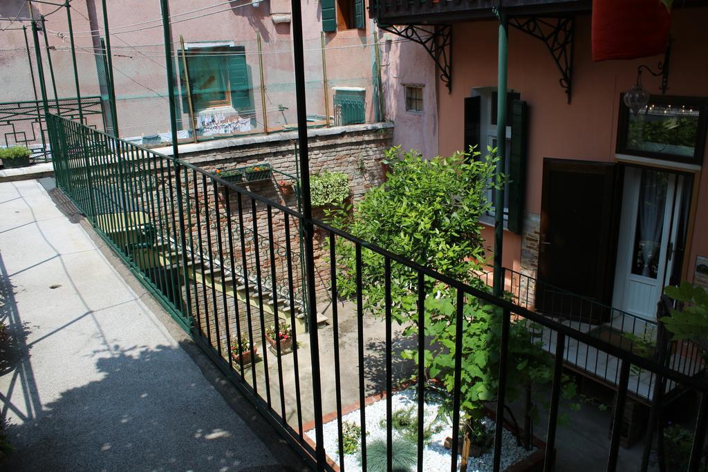 San Giacomo Apartment Венеція Номер фото