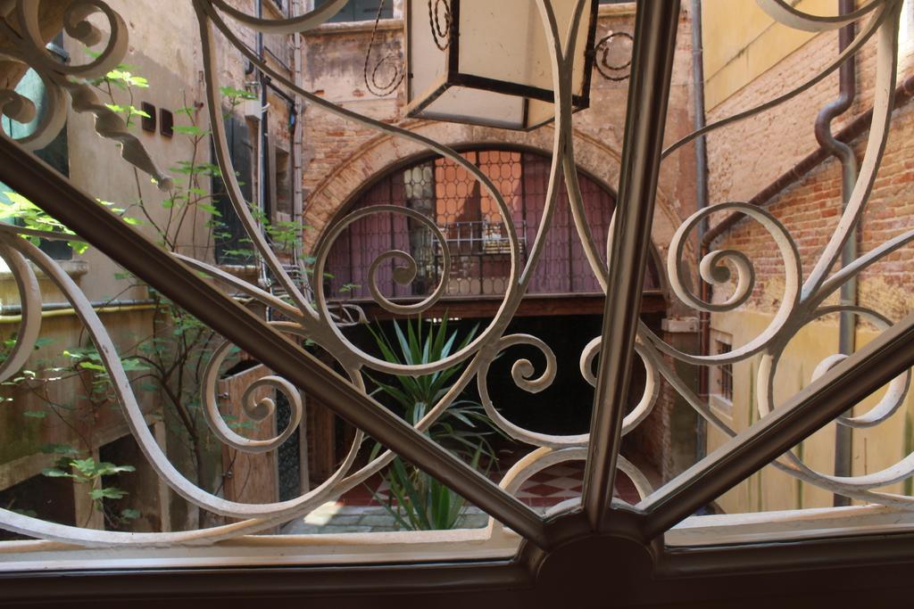 San Giacomo Apartment Венеція Номер фото