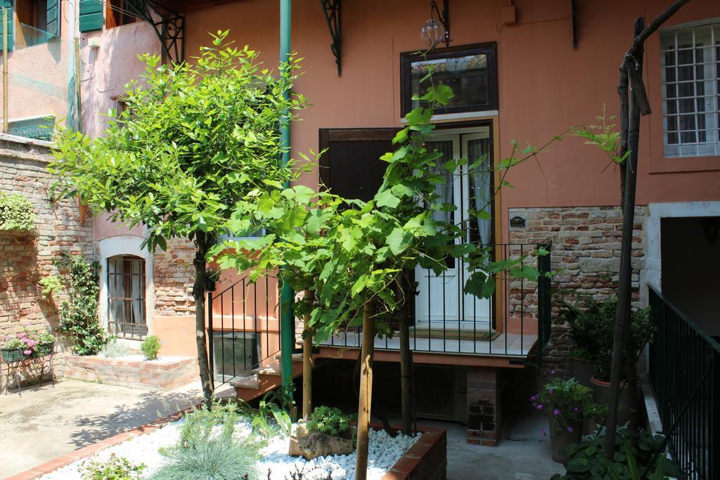 San Giacomo Apartment Венеція Номер фото